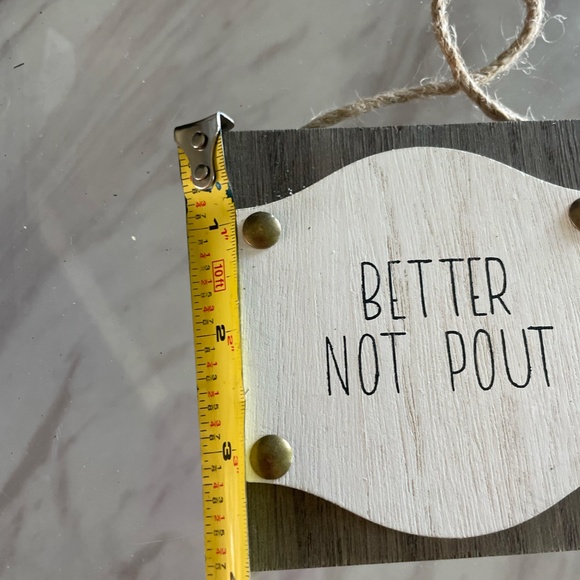 "BETTER NOT POUT" XMAS TREE PLAQUE ORNAMENTS NEW - Picture 7 of 7